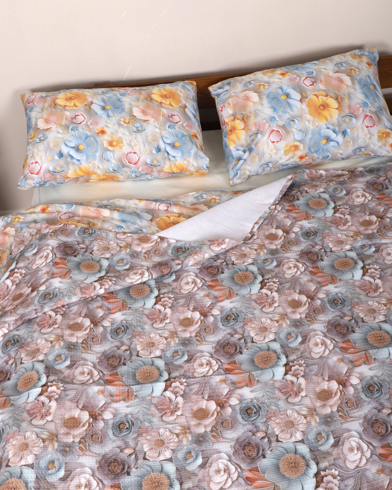 Çeyiz Seti - 5D Dijital Baskılı Renkli Çiçek Desenli %100 Pamuk, Şık Kutulu