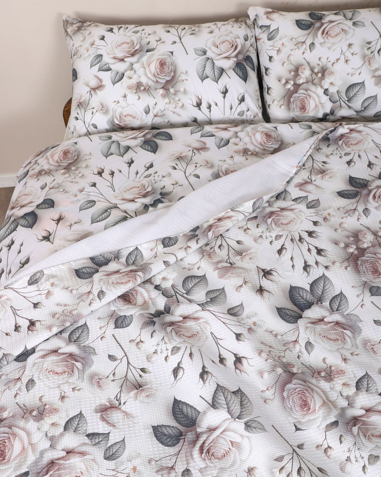 Çeyiz Seti - 5D Dijital Baskılı Gül Desenli %100 Pamuk, Şık Kutulu