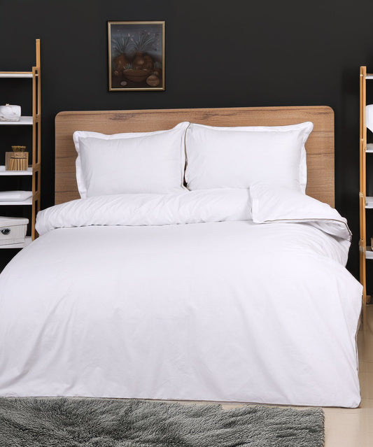 Arabiyeli Beyaz Nevresim Takımı – Minimalist Şıklık