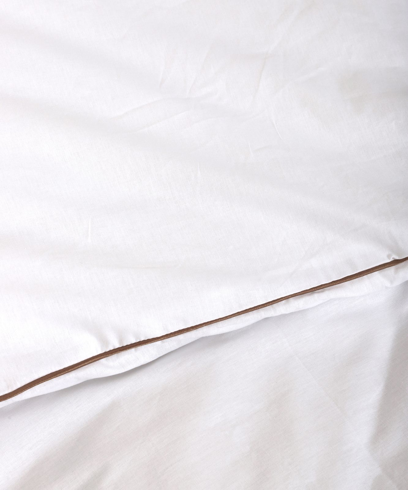 Arabiyeli Beyaz Nevresim Takımı – Minimalist Şıklık